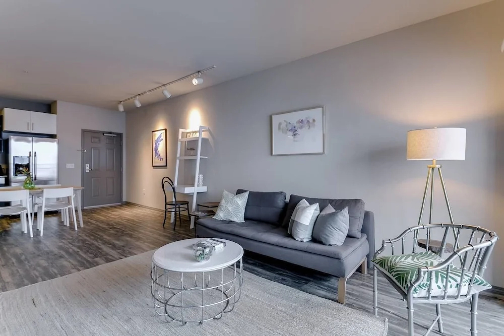 One Bed/1Bath + Private Balcony WALK TO BEACH