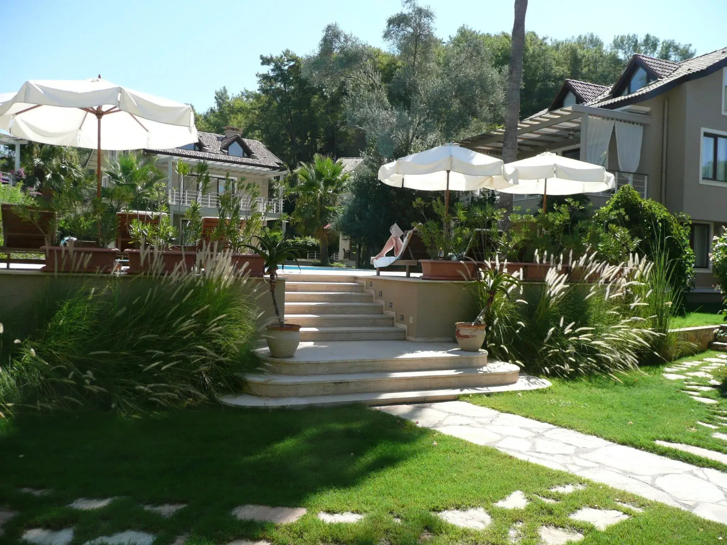 Aquamarine Apartments