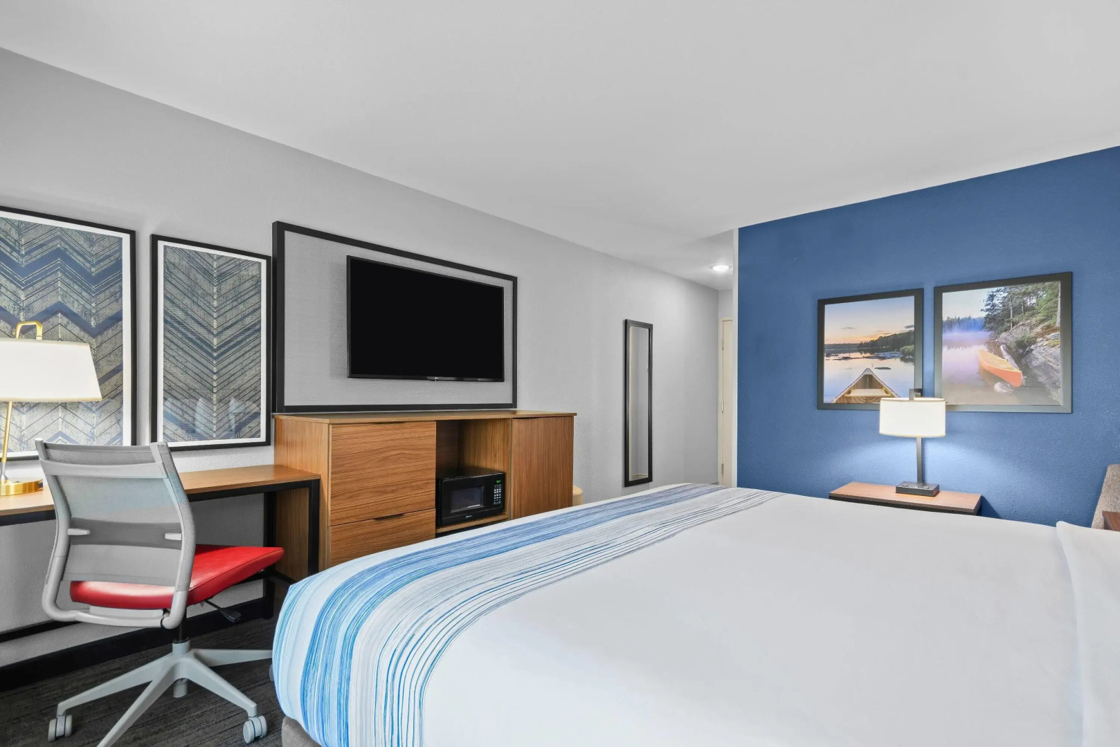 AmericInn by Wyndham International Falls