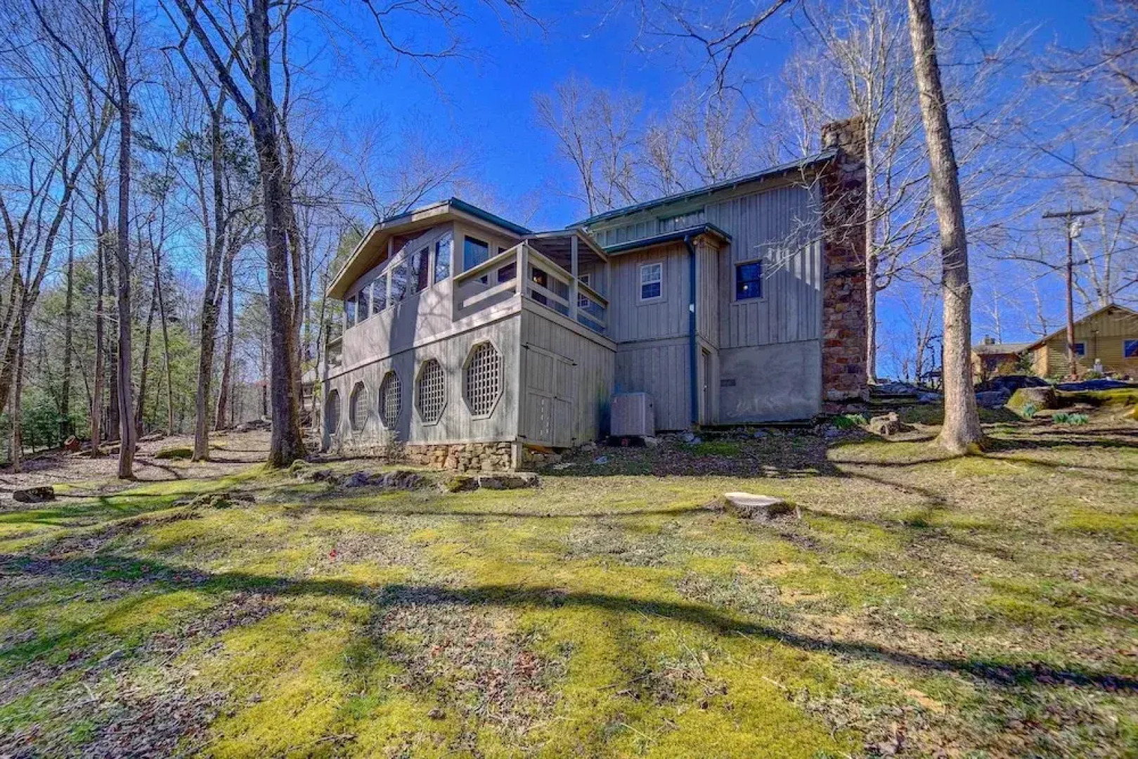 Cozy Log Cabin: 6 Mi to Great Smoky Mtns NP!