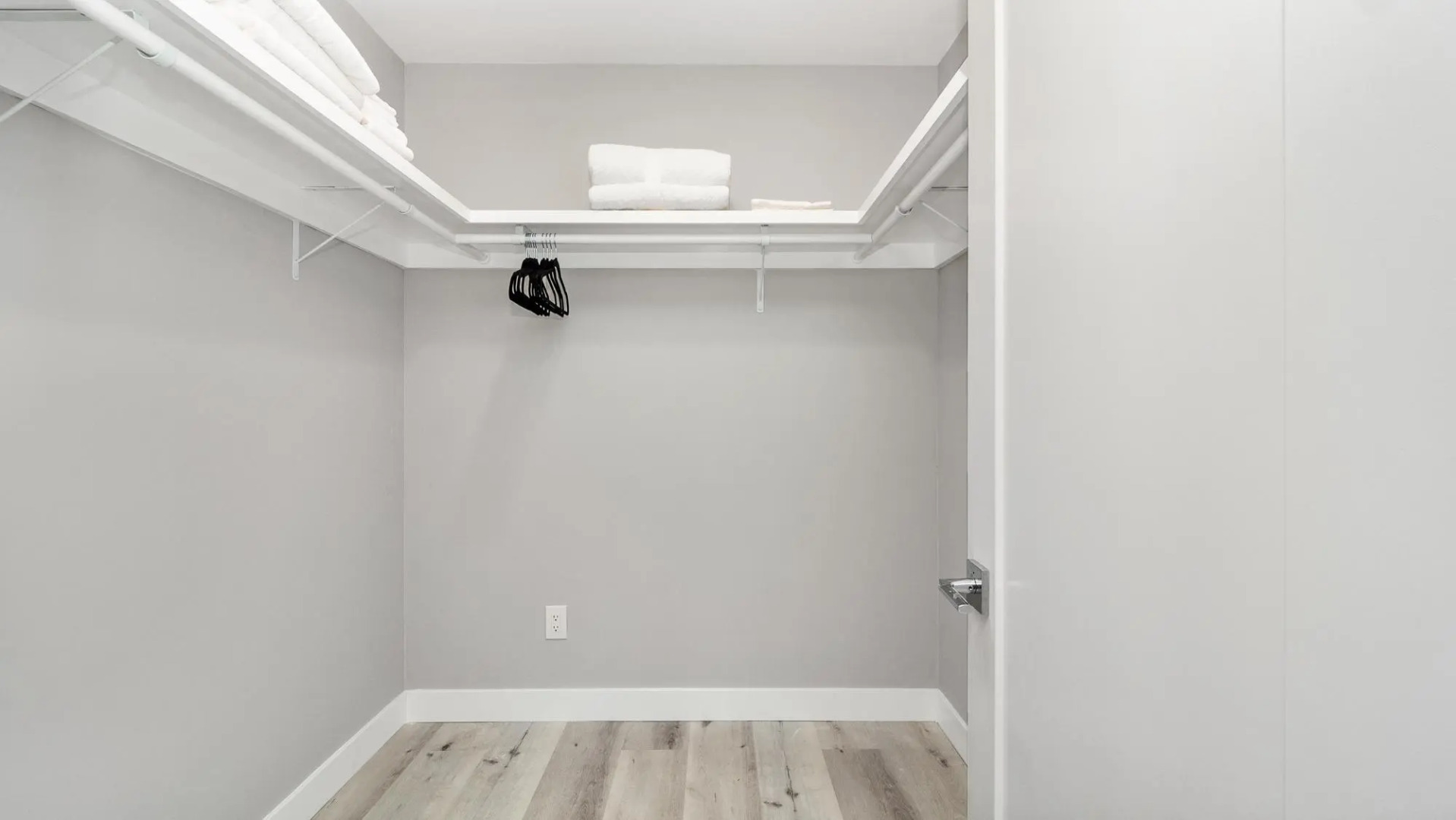 Heated Pool & Spa ensuite Villa