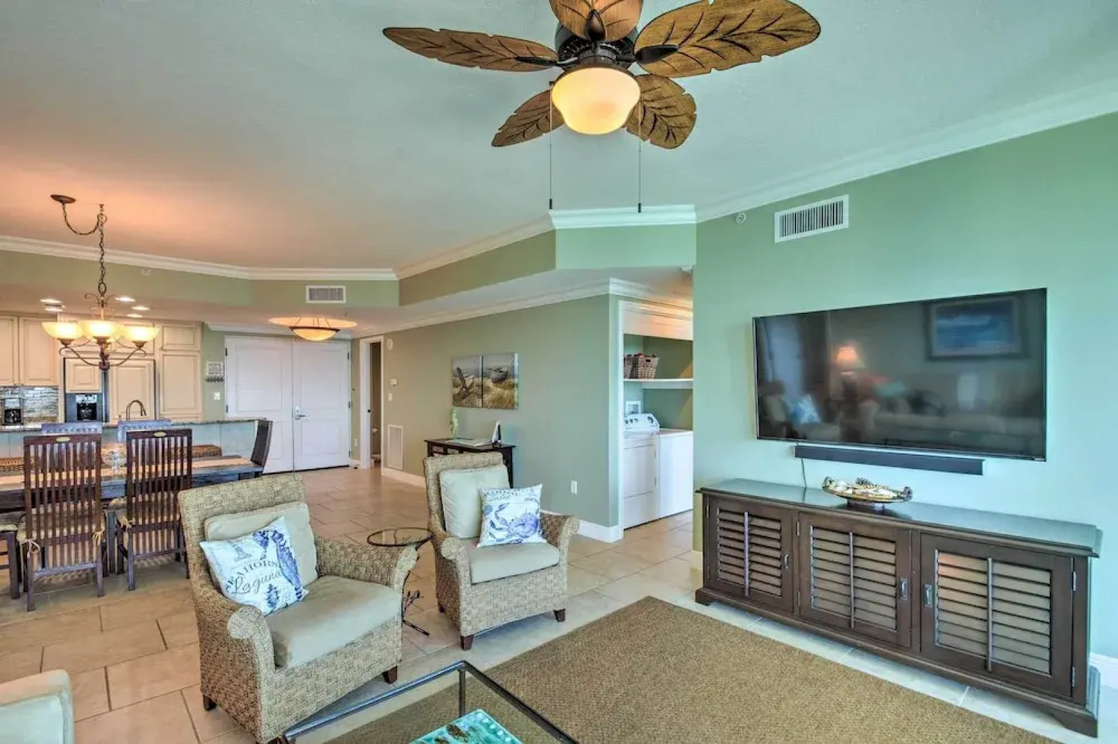 Pensacola Beach Resort Condo With Beach Access!