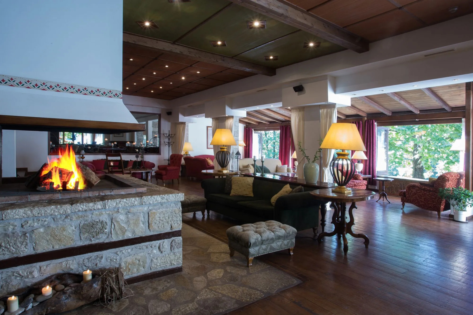 Country Club Hotel & Suites