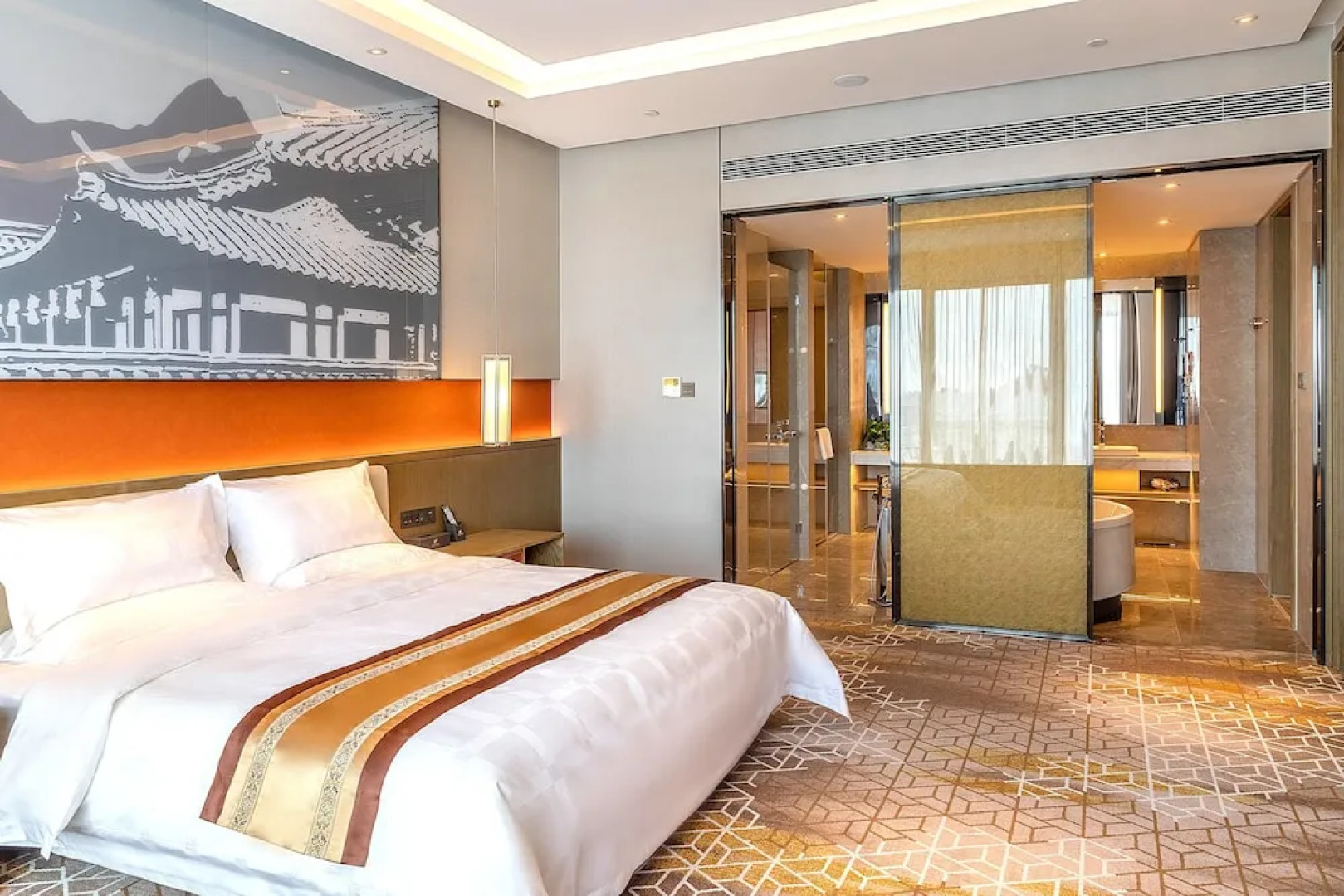 Datong Xinyu Crown Hotel