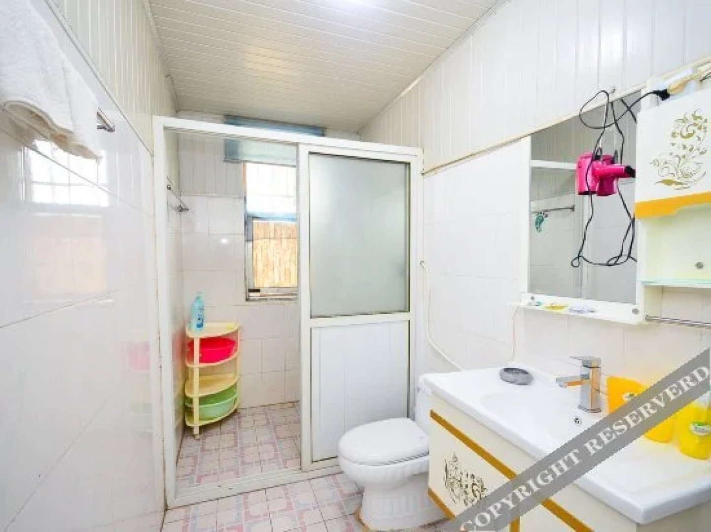 Shude Hostel