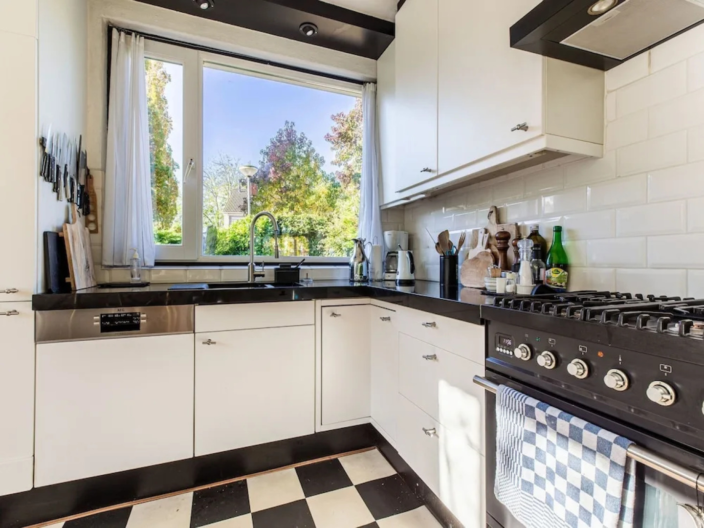 Modern Holiday Home in Monnickendam With Roofed Terrace