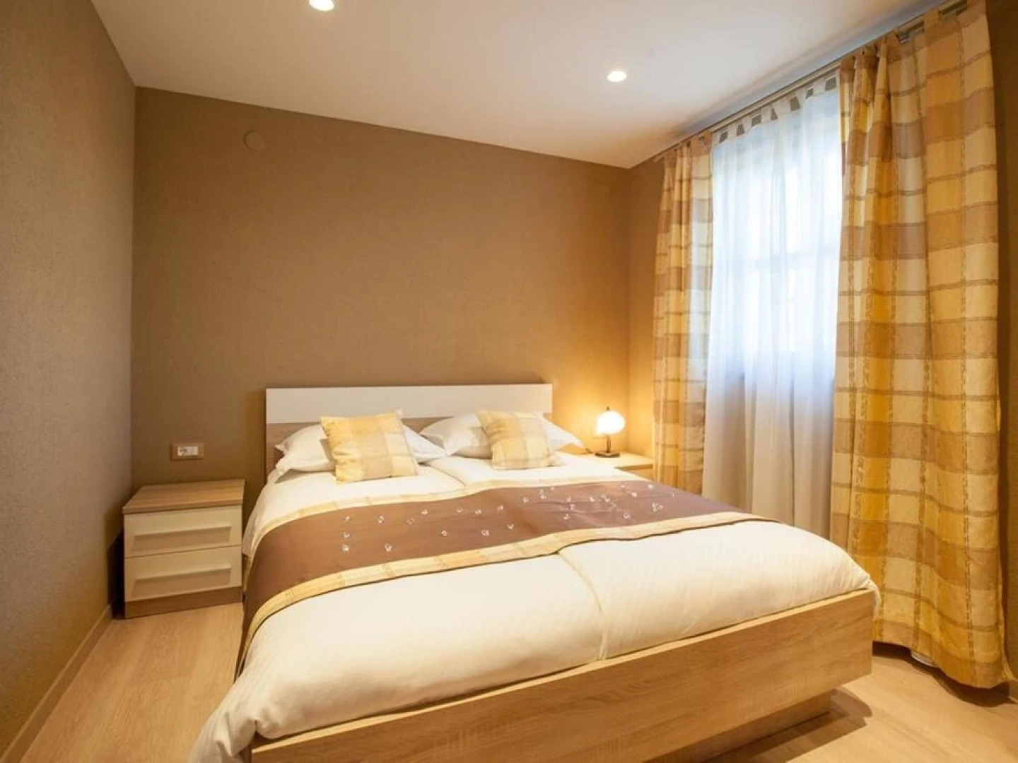 Alluring Villa in Kras With a Swimming Pool