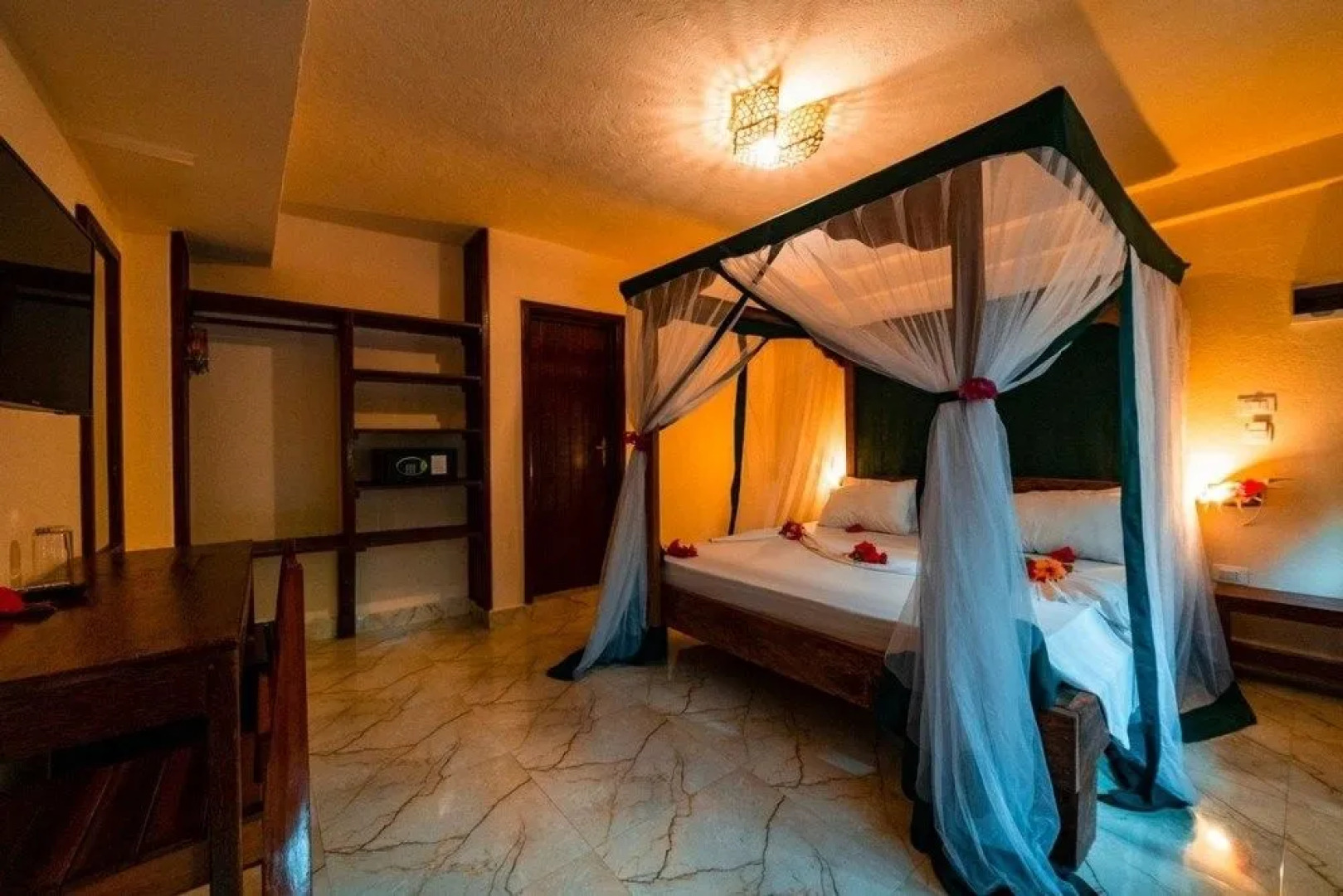 Palumbo Waves Resort