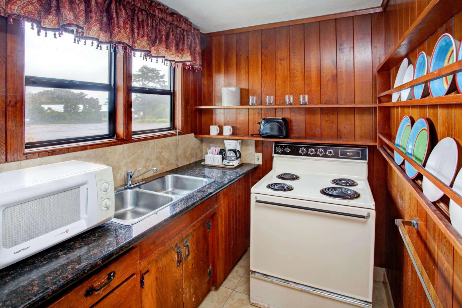 Clarion Inn Surfrider Resort