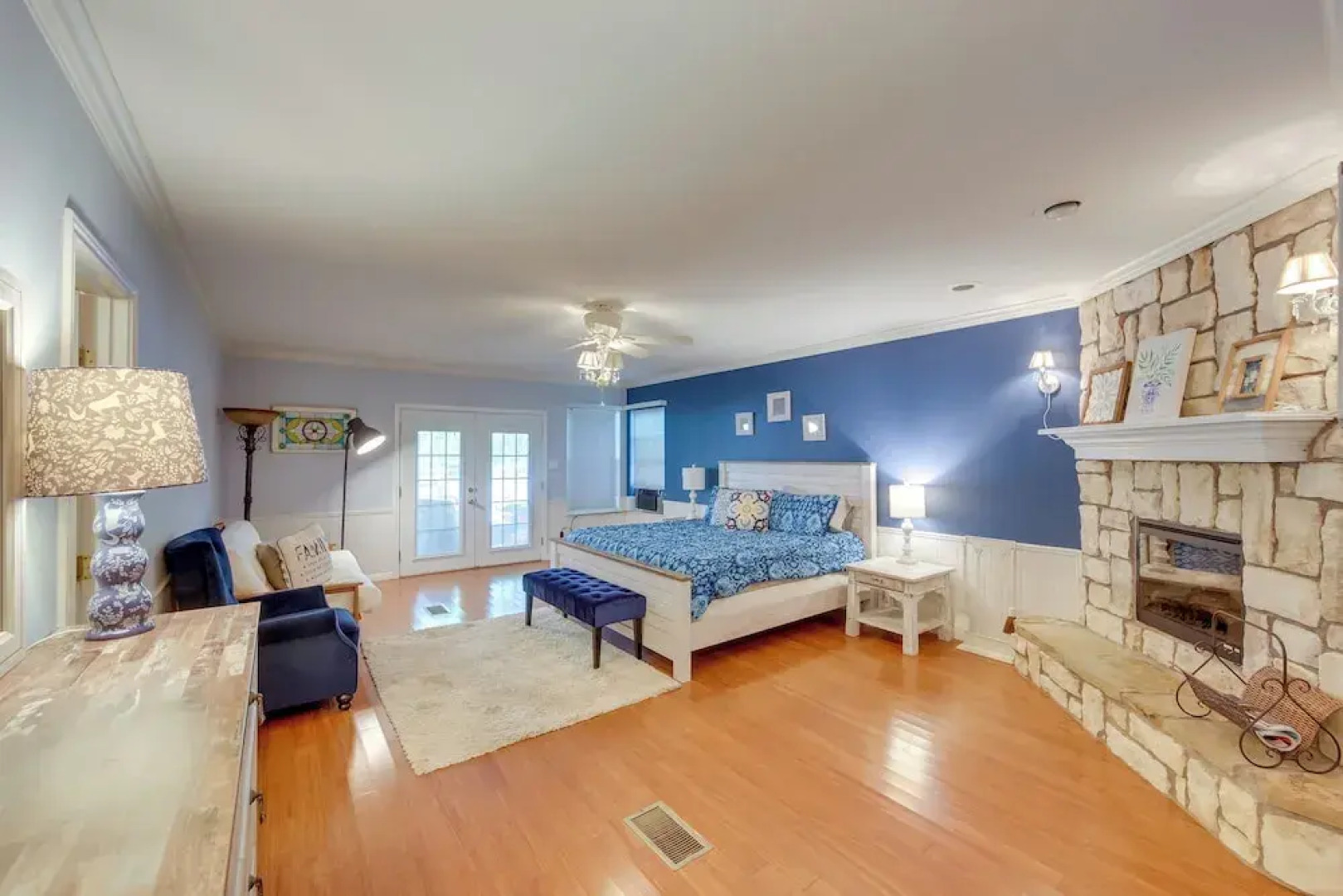 Dock, Deck & Kayaks: Home on Cedar Creek Reservoir