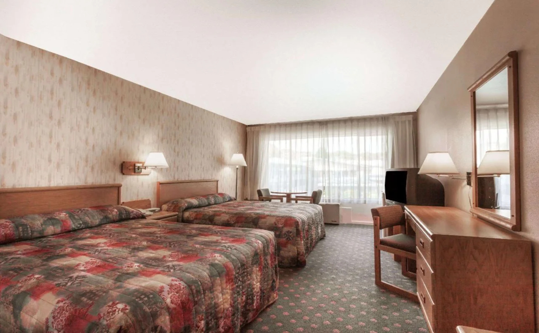 Howard Johnson by Wyndham Nanaimo Harbourside