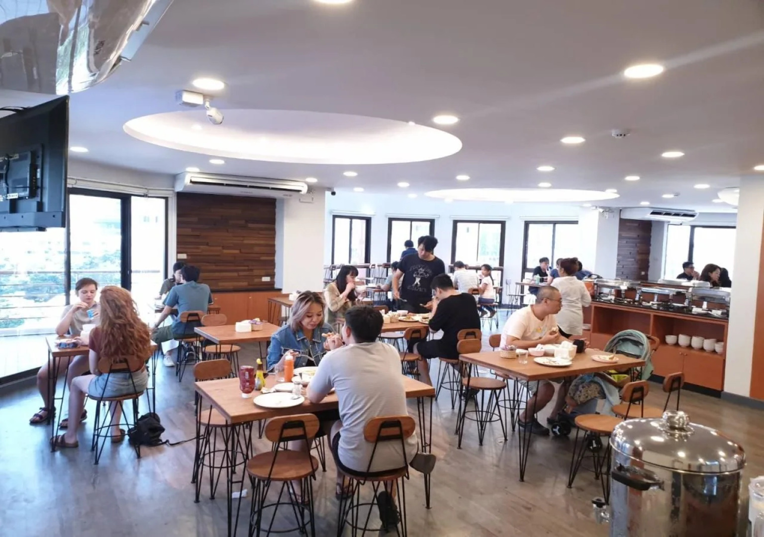 Boutique Poo-Yai Lee