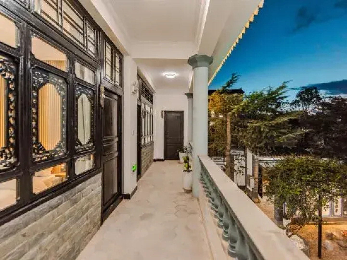 Shenjun Chinese Inn (Weishan Ancient City Xinggong Tower)