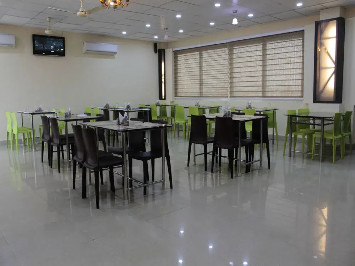 OYO 2279 Greenwood Galaxy