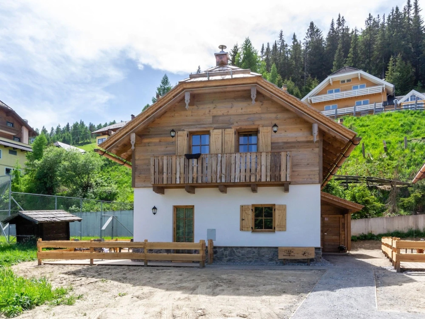 Quaint Chalet near Skiing Area in Katschberghöhe