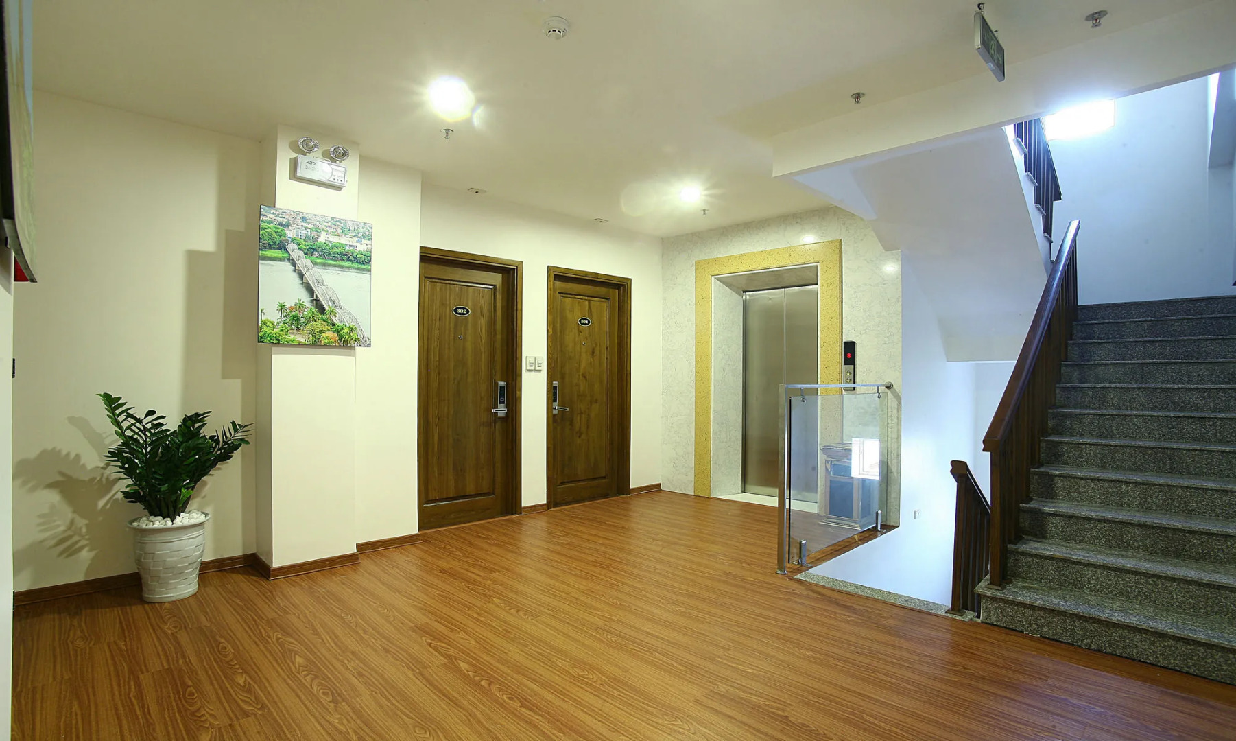 West Lake Home Hotel & Spa