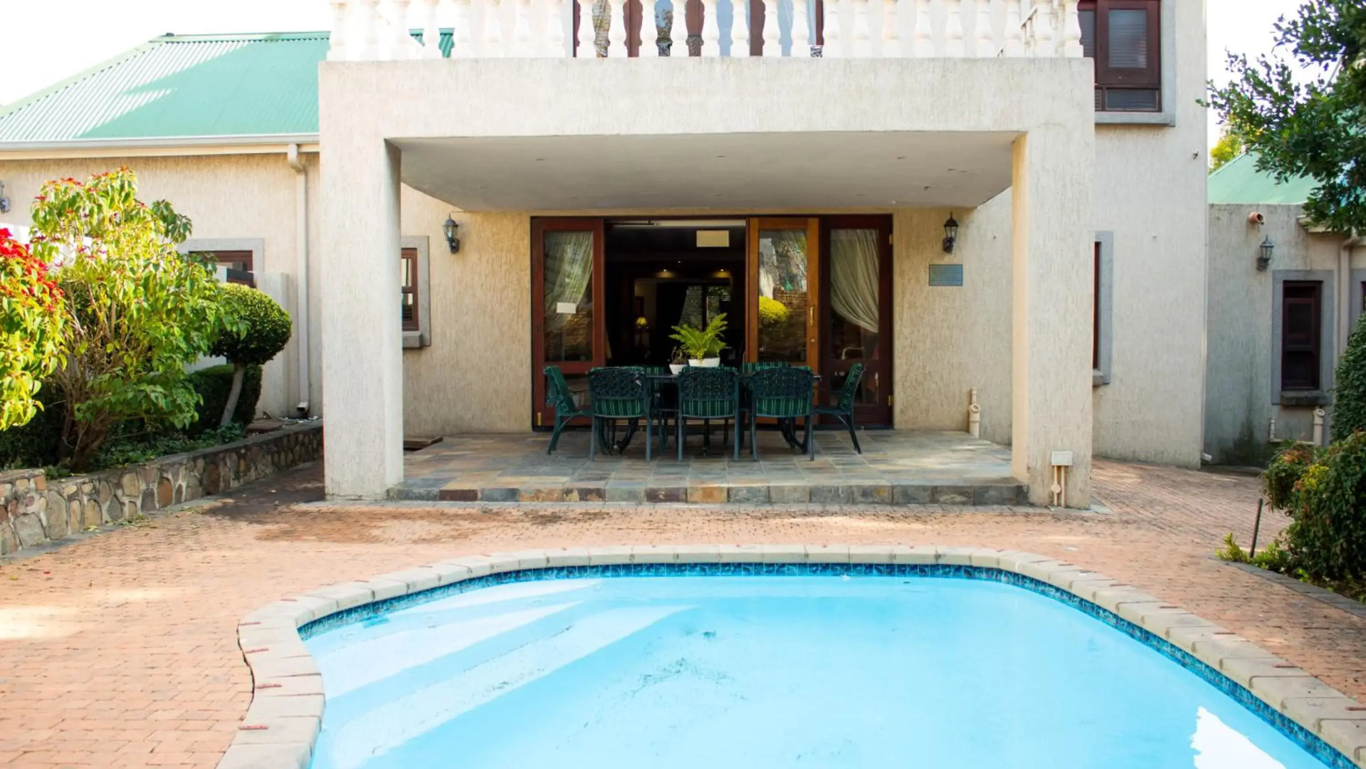 Candlewoods Guesthouse