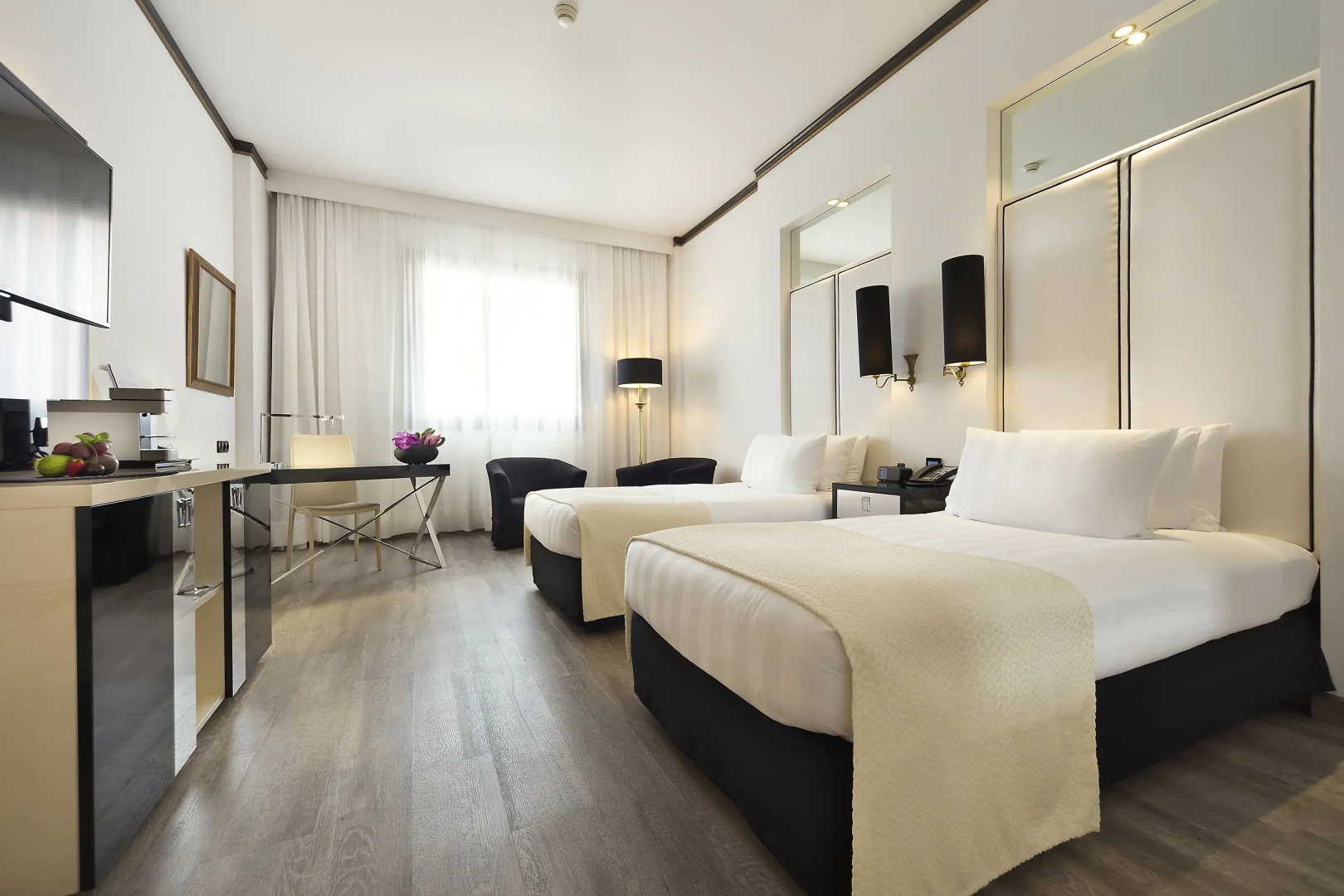 Отель Melia Milano