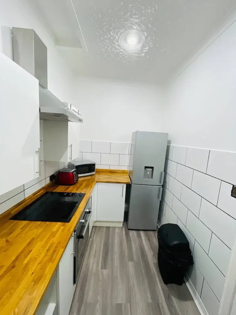1 Bedroom Pet Friendly Apt Wd Free Wifi, Parking, Netflix & Pool Table. Sleeps 3