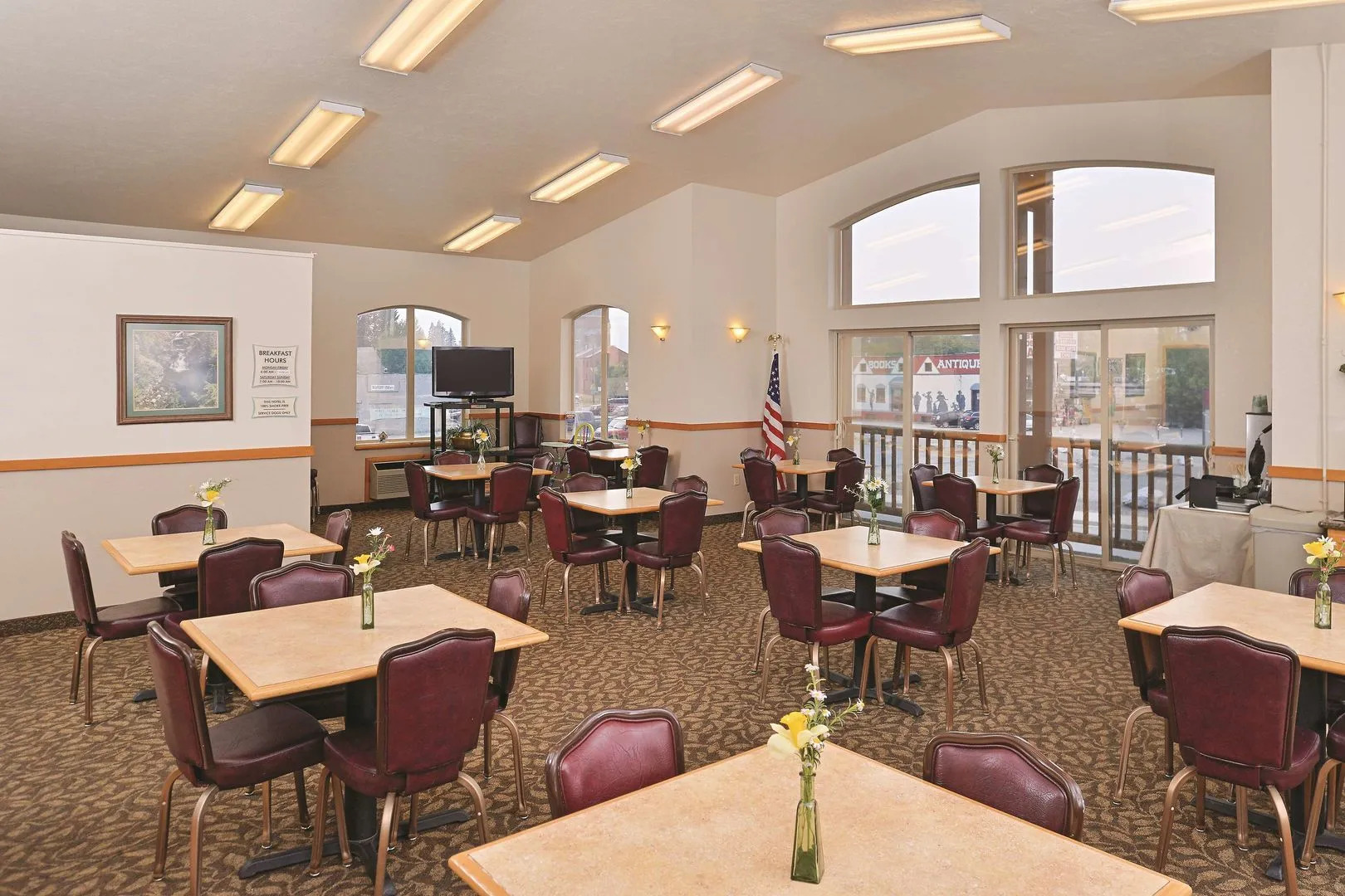 Sandpoint Hotel & Suites Downtown