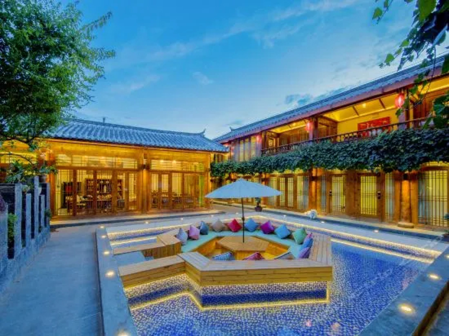 Lijiang Yi Lan Water Atrium Boutique Inn