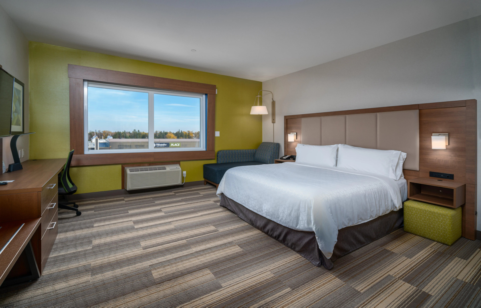 Holiday Inn Express & Suites Brandon by IHG