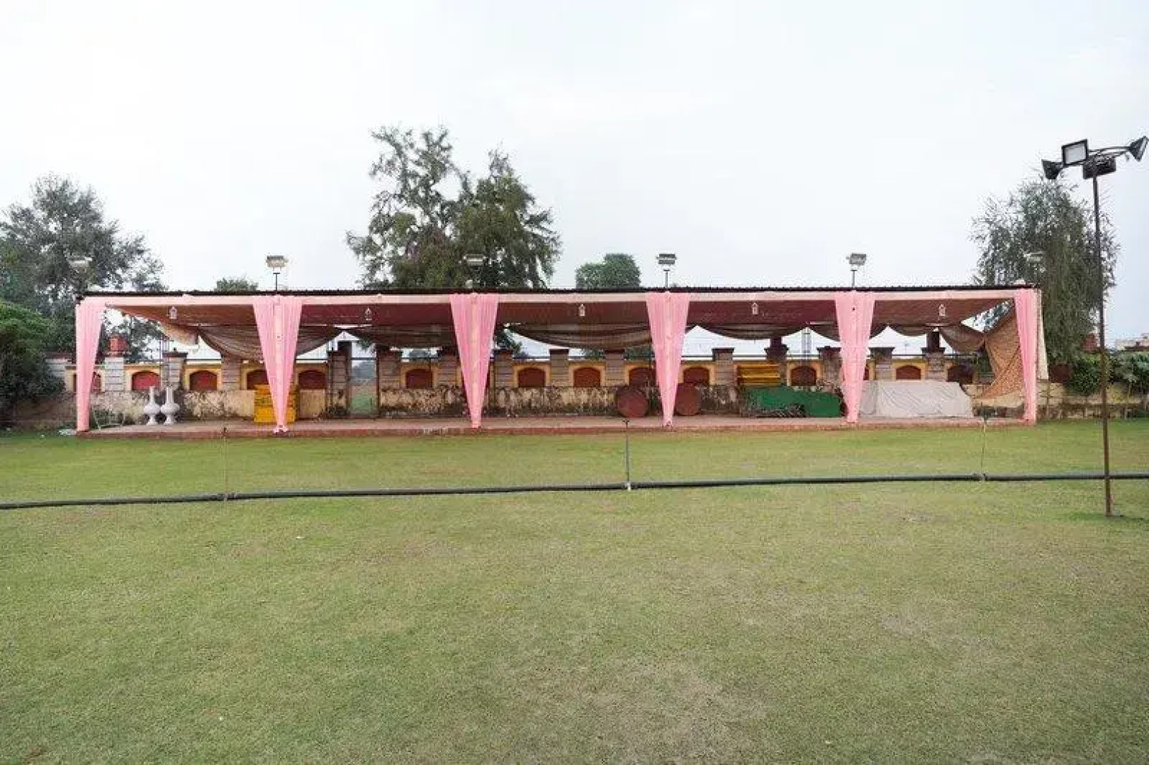 Ready-x Hotel by OYO Rooms