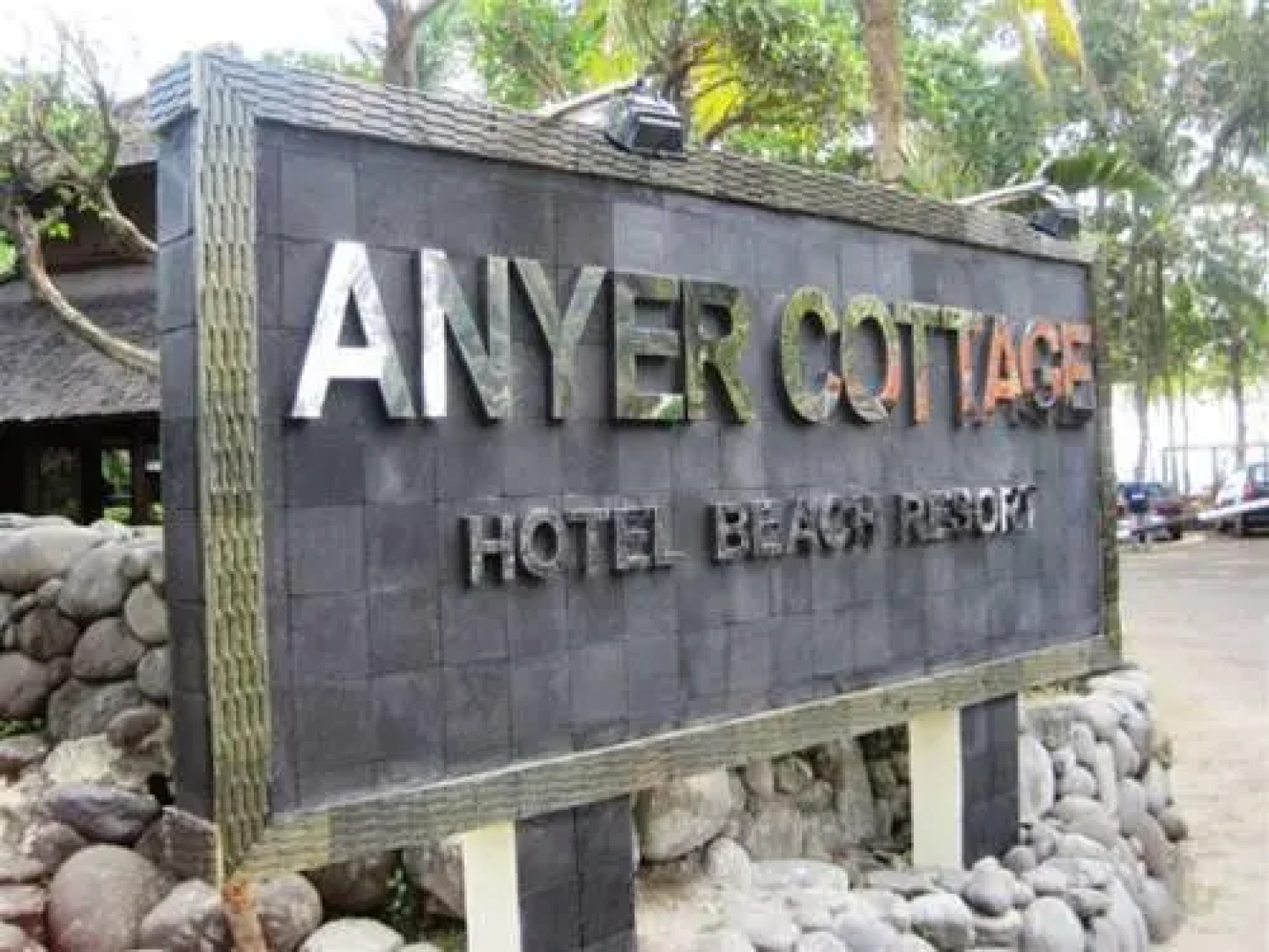 Anyer Cottage Beach Resort