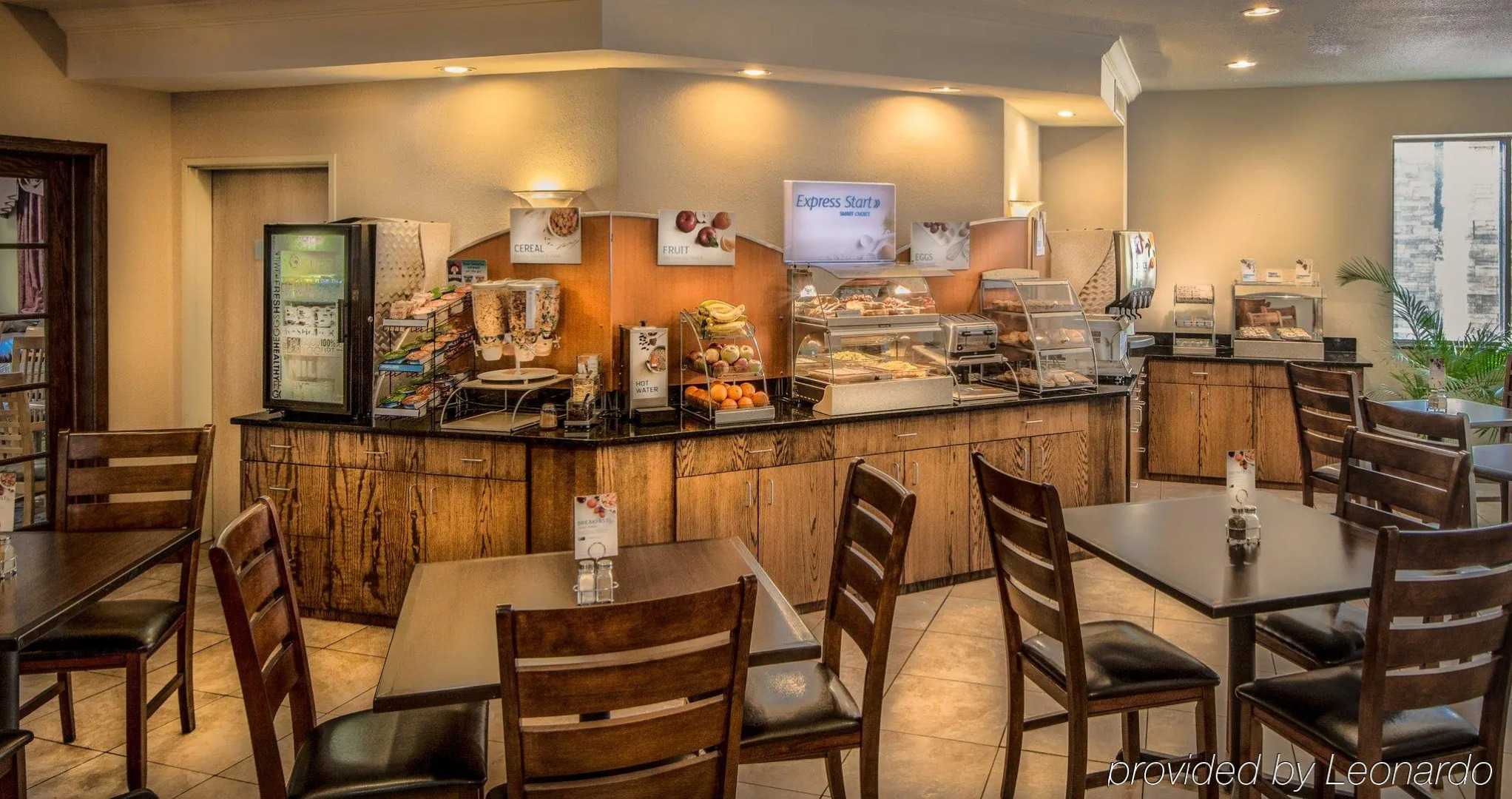 Country Inn & Suites by Radisson, South Haven, MI