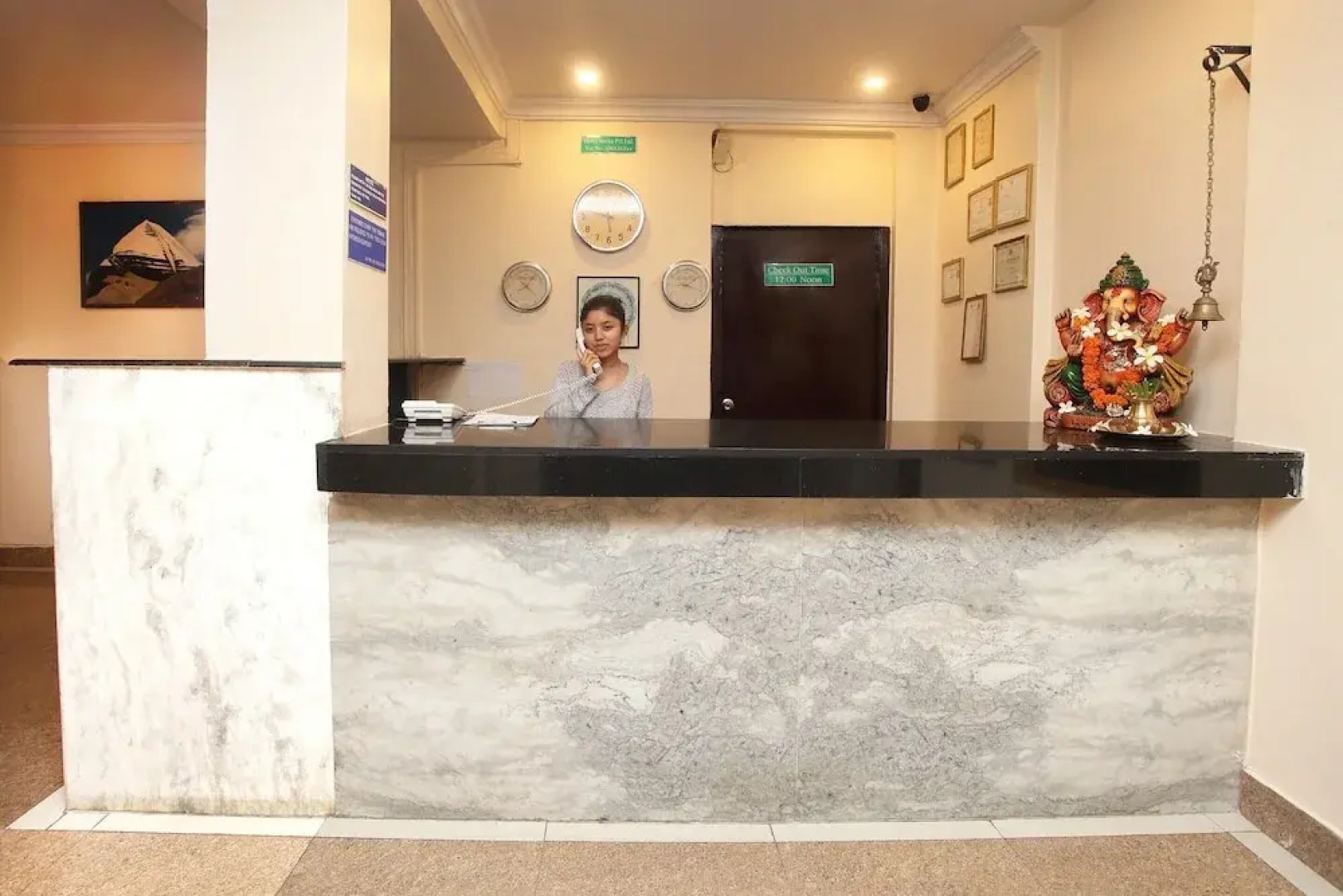 Capital O 699 Hotel Sneha