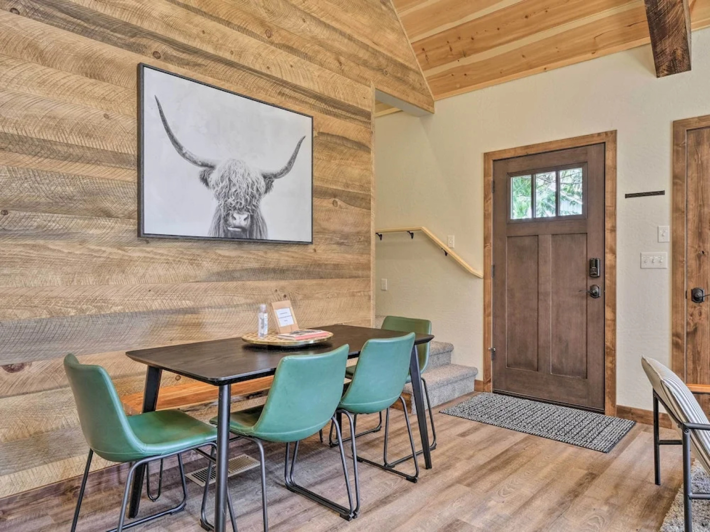 Luxury Retreat: Custom Mi-wuk Village Cabin!