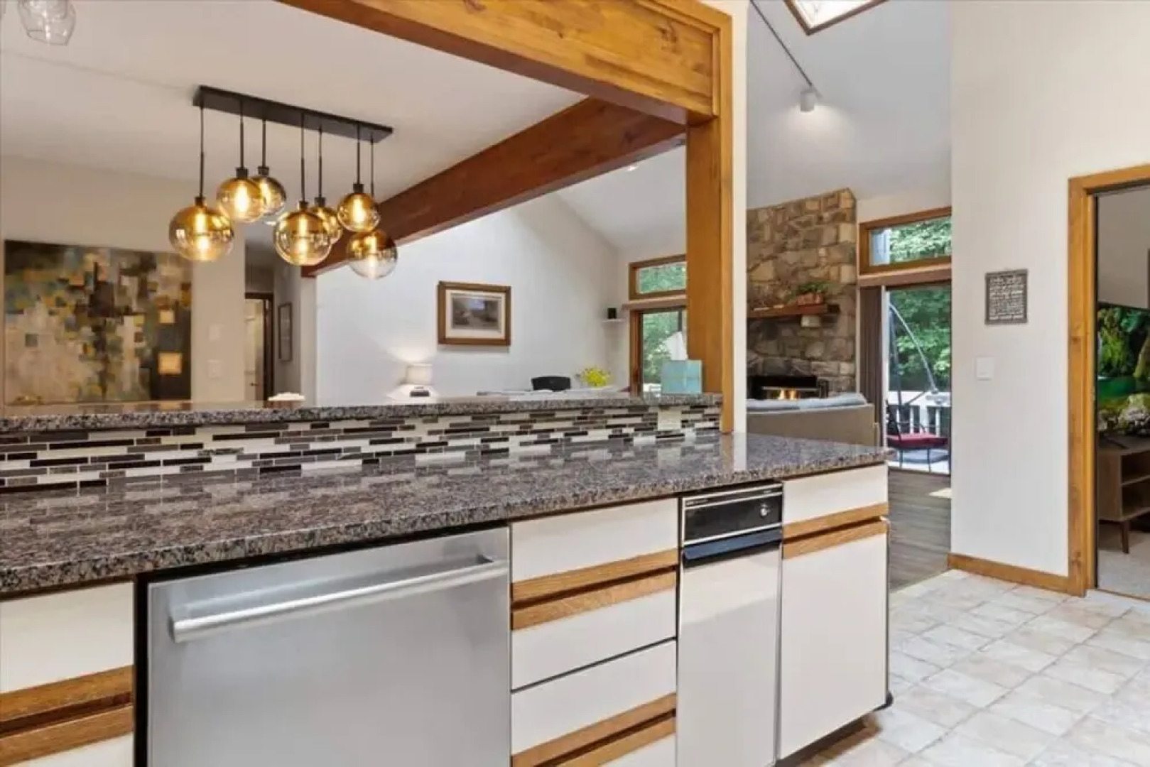 Pocono Chalet Jacuzzi Bathtub 4 BDRMS