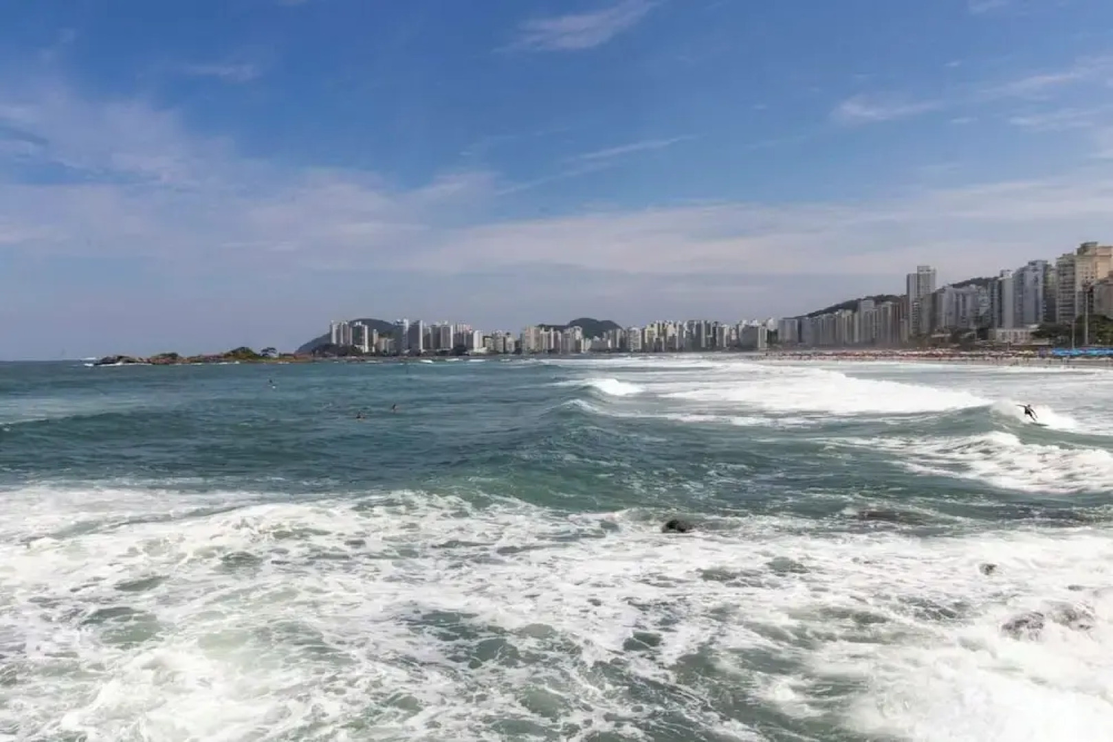 Apto c Piscina e Brinquedoteca a 400m da Praia