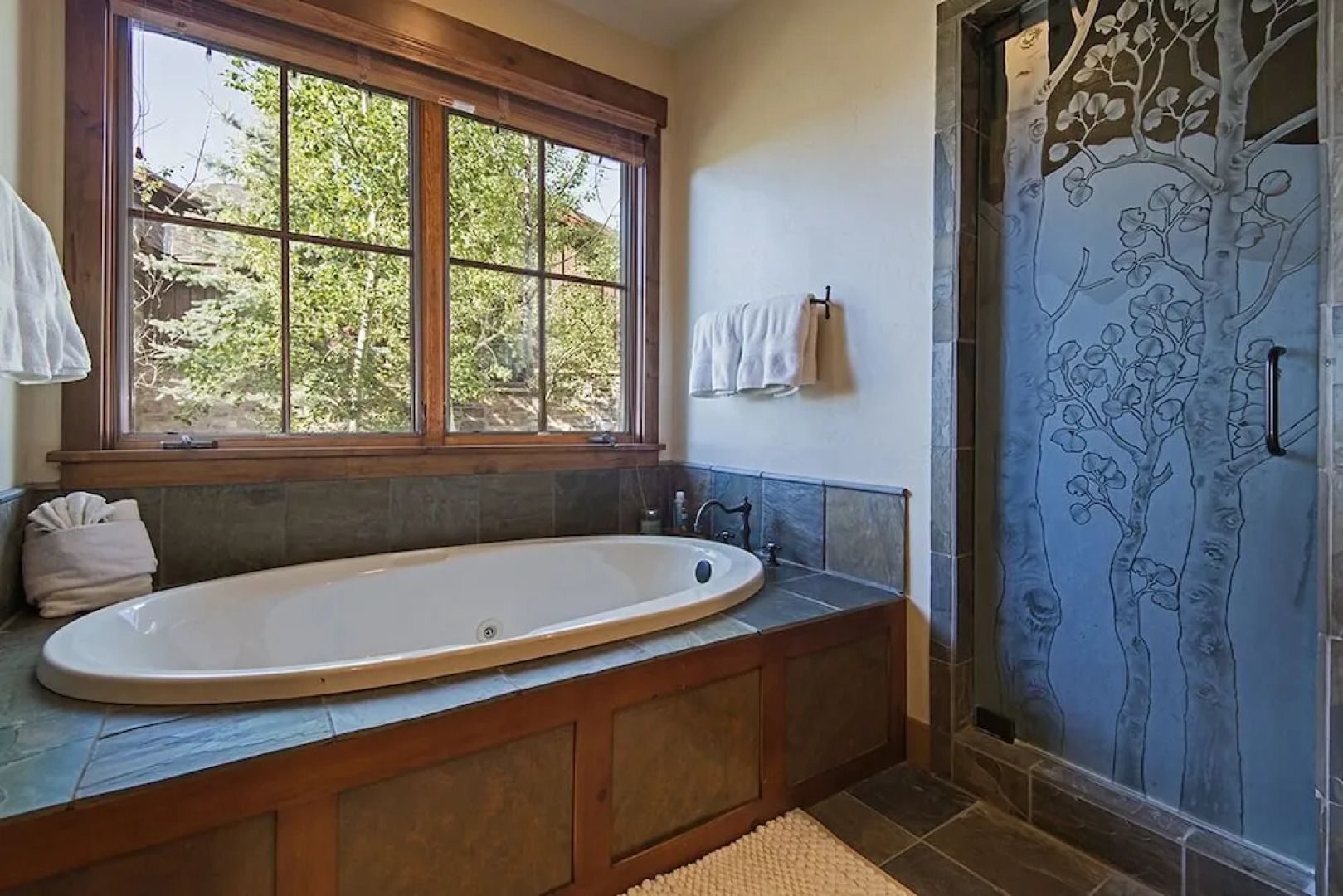 4BR Luxury Ranch Cabin by RedAwning