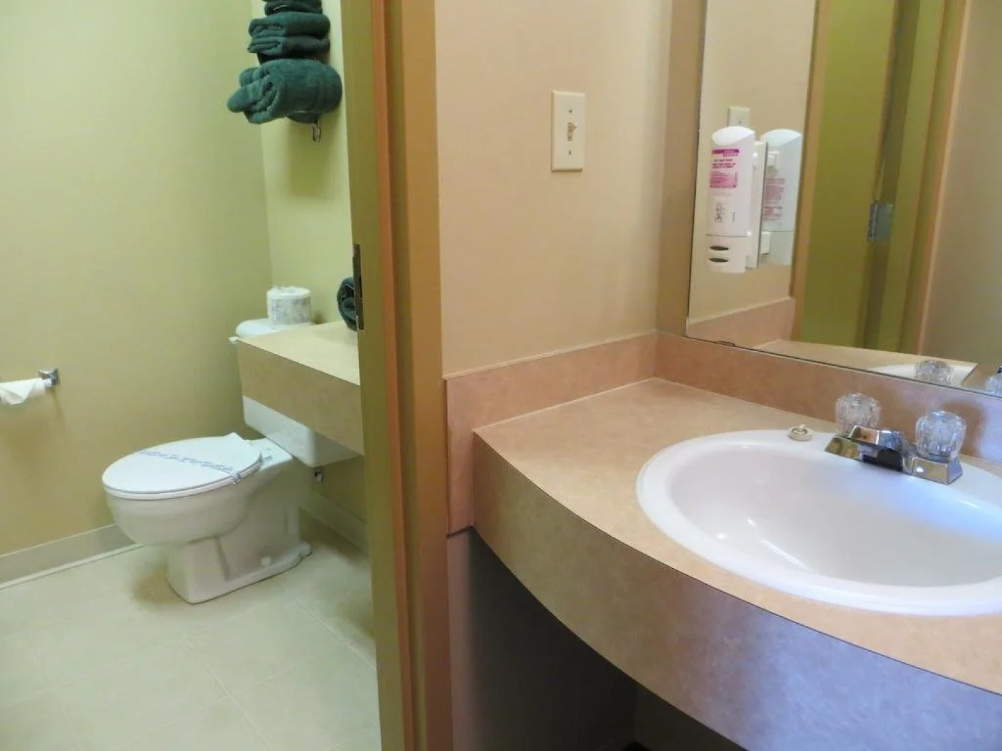 Travelodge by Wyndham Lacombe