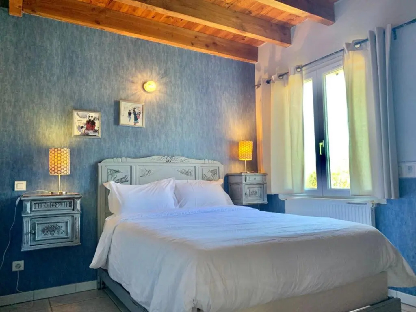 Rez de Piscine, 10 Personnes - RÊVE DE PAPILLON et À L'étage, 5 Personnes - NID D'ÉTOILES, Il s'agit bien de deux gîtes individuels qui sont reliés par un escalier interne, cela permet a une grande famille de louer les deux gîtes