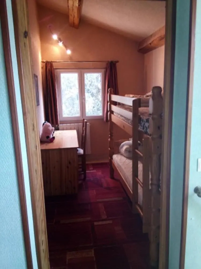 Chêne Vert - Aux Abords Du Village, Dans Un Environnement Boisée Proch