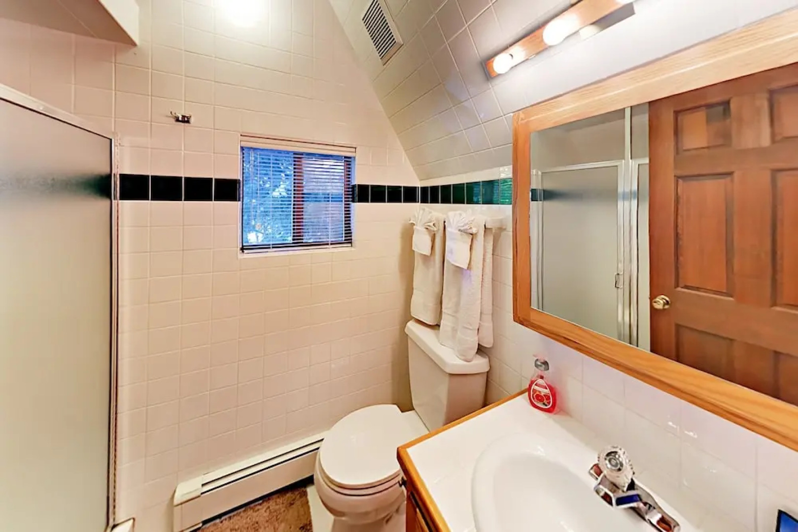 35 St Moritz Terrace Cabin 3 Bedrooms 3 Bathrooms Home