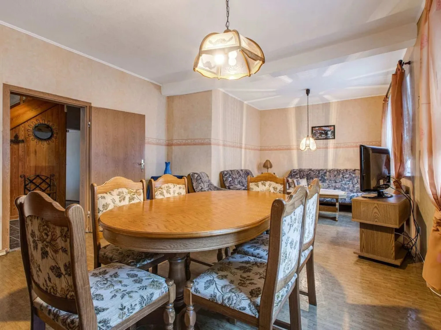 Holiday Home in Thuringia With Private Terrace, use of a Garden and Pool