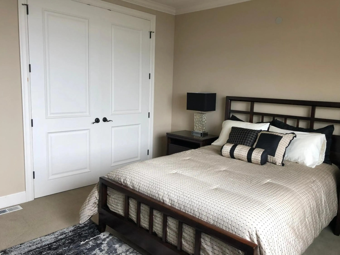 Redondo waterfront house with a private room