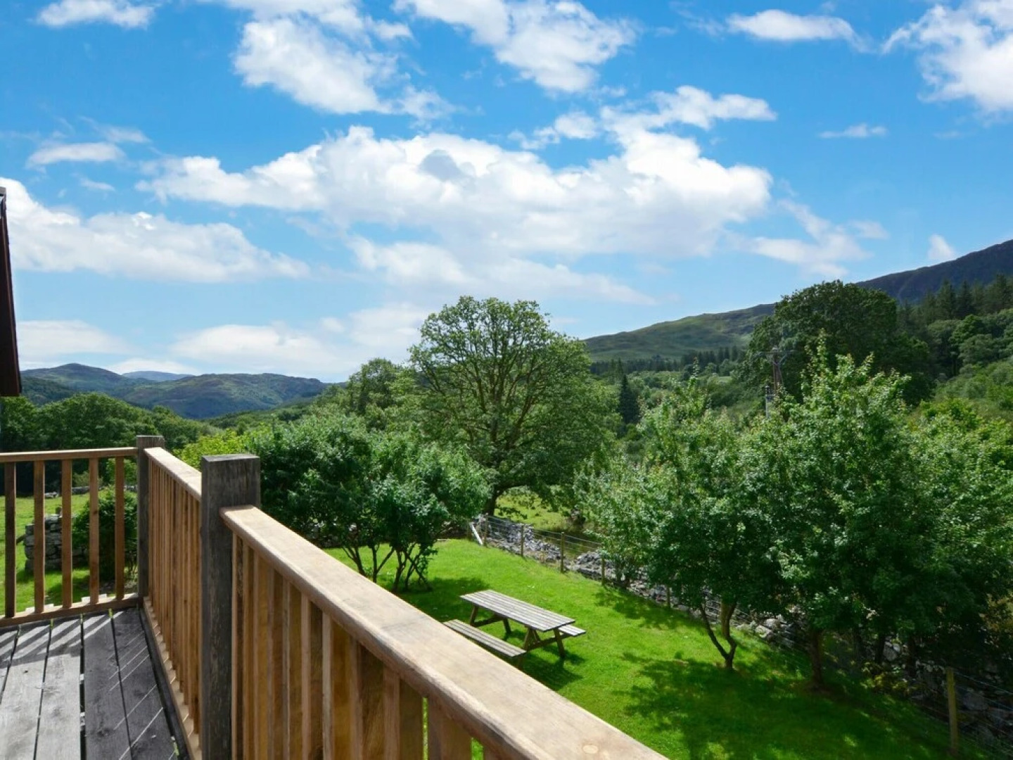 Spacious Holiday Home in Ganllwyd near River
