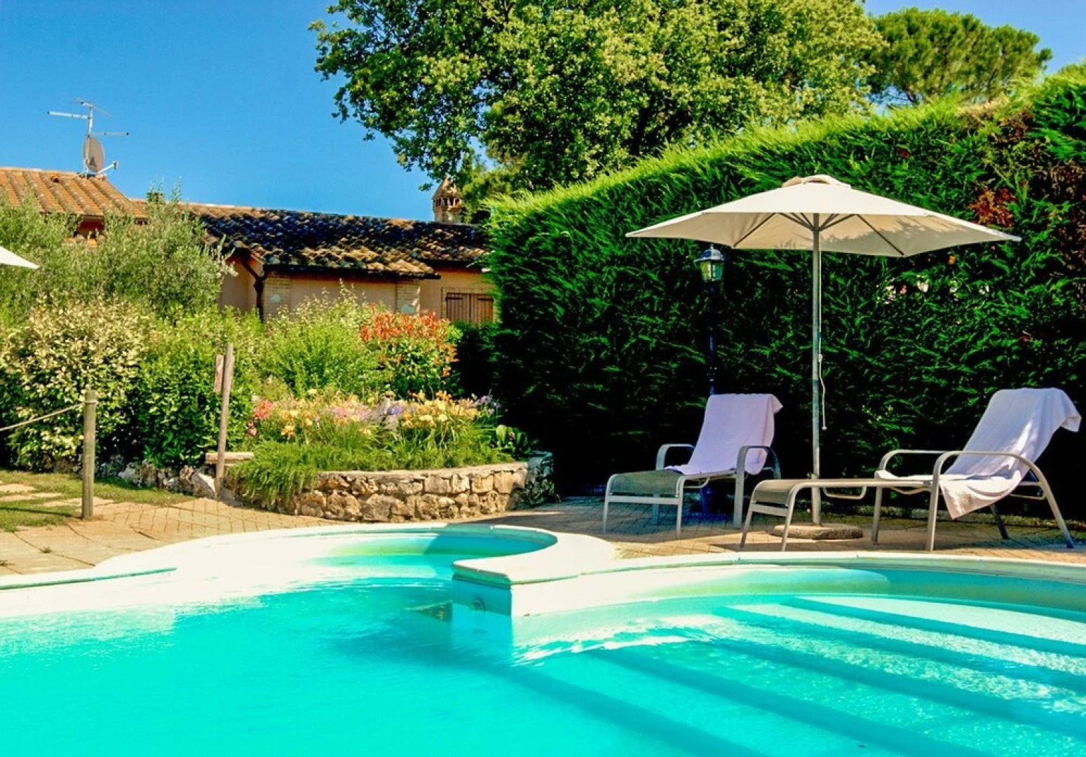 Traditional Apartment Beatrice