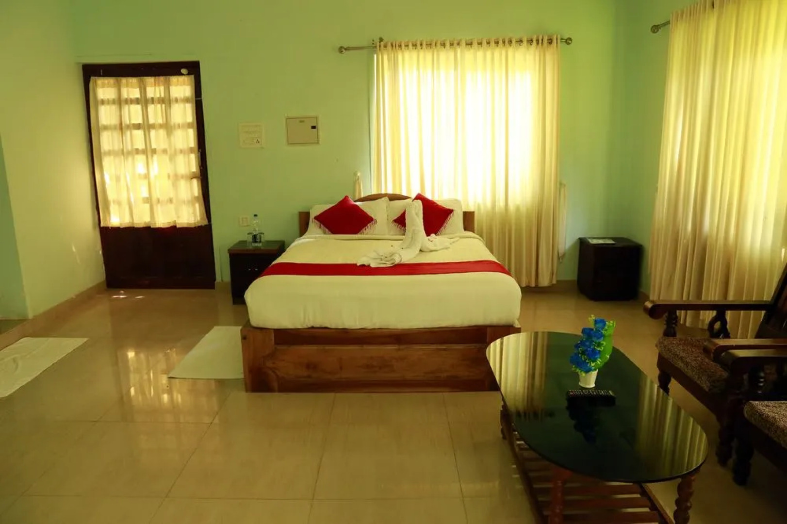 Aruvi Resorts