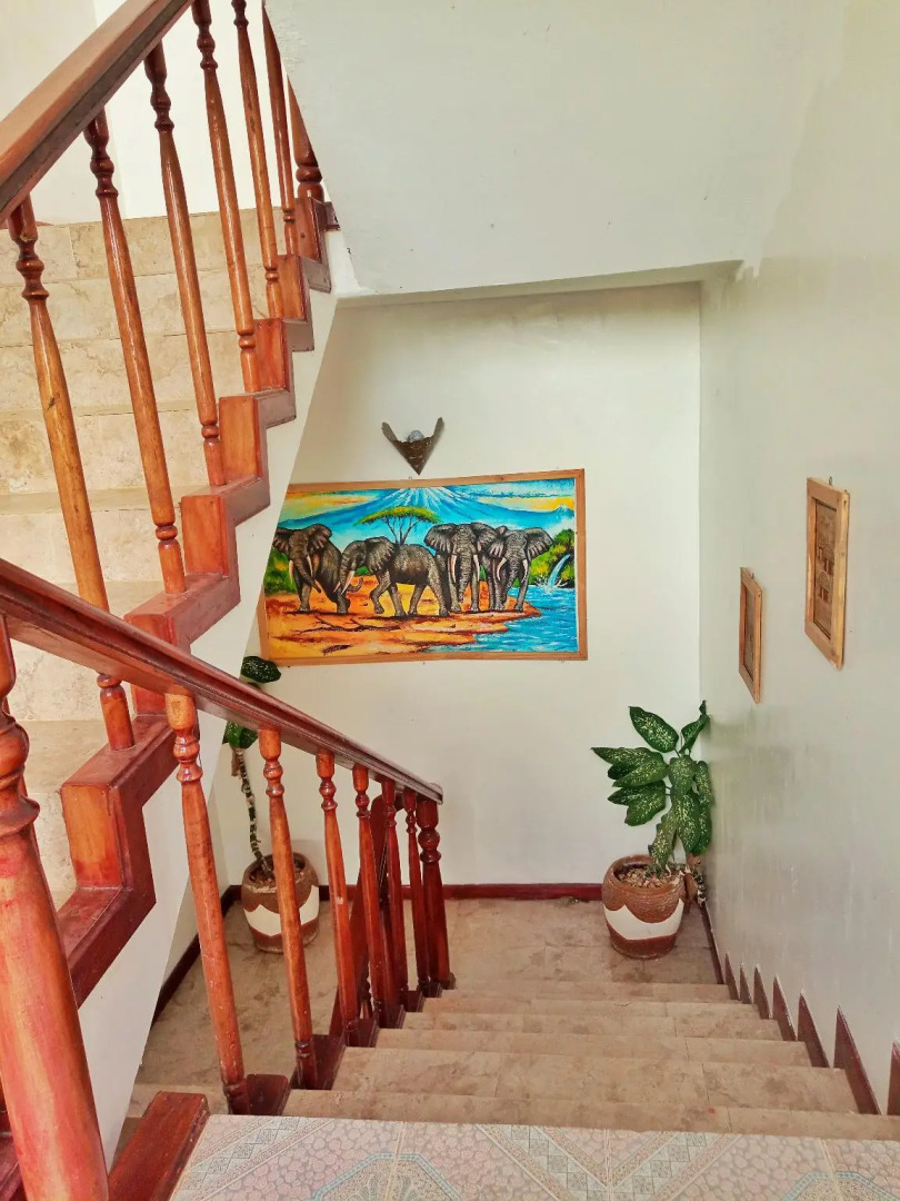 Zanzibar Airport Palace