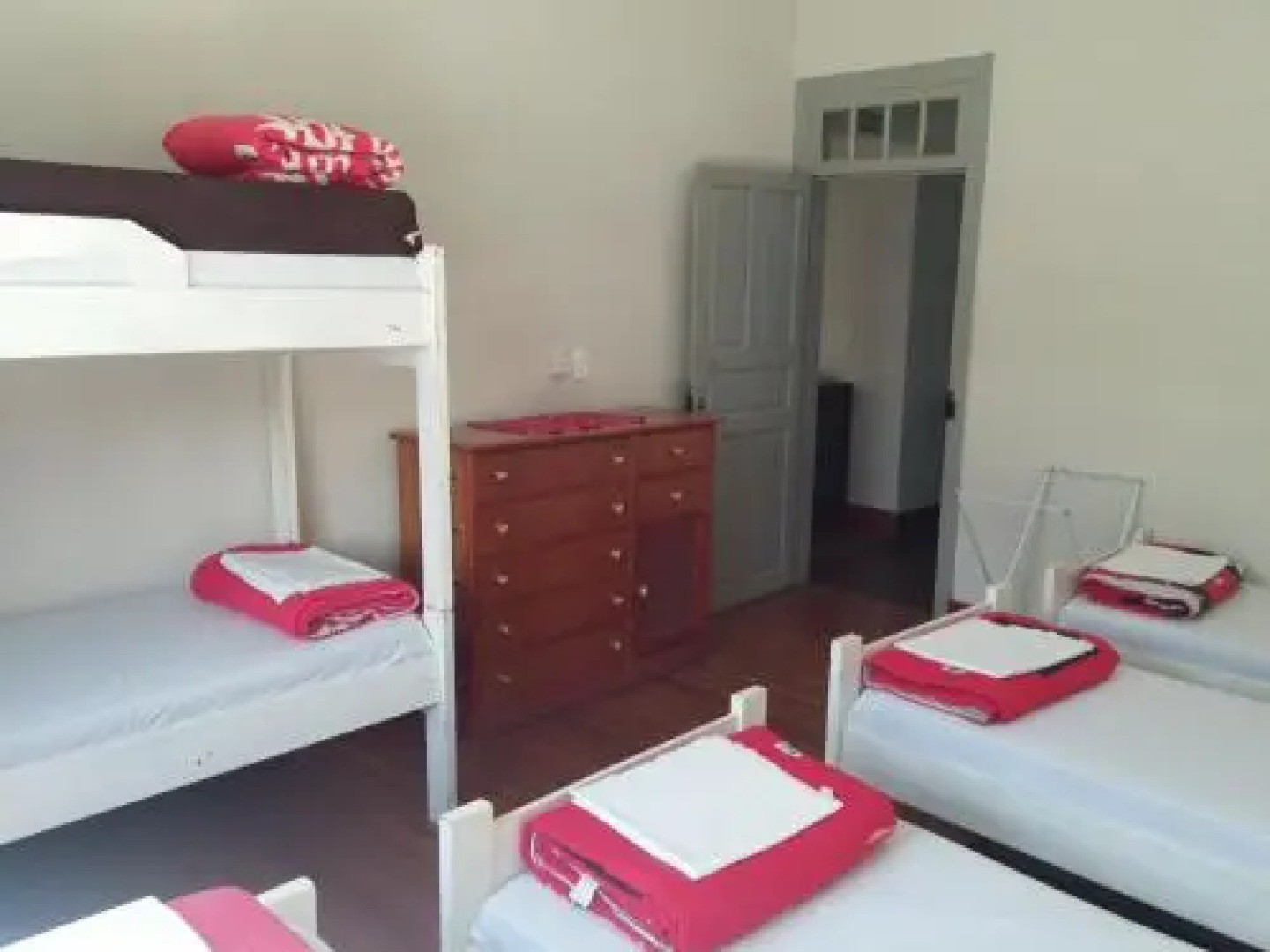 Hostel Parque Dos Saltos