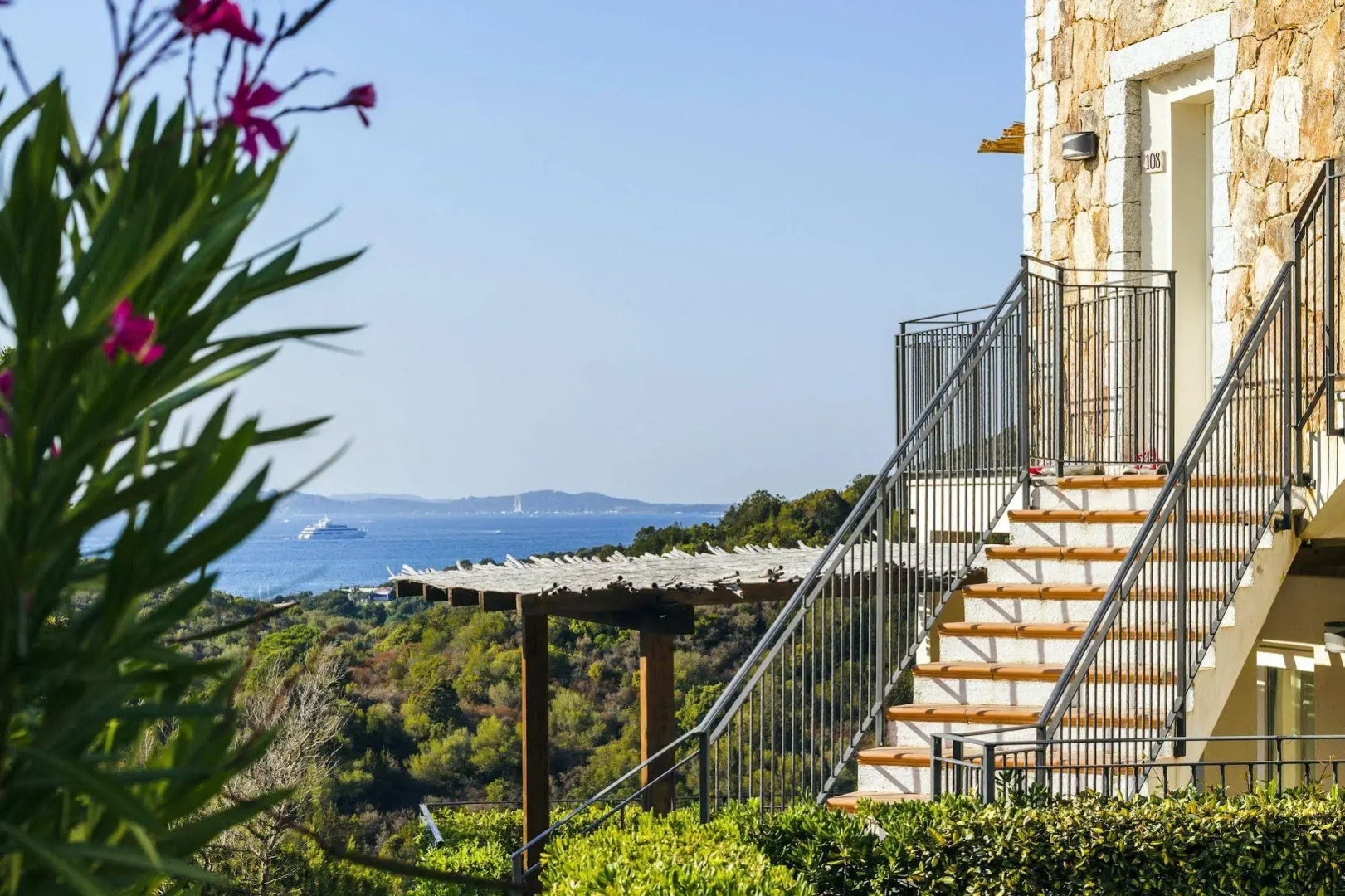 EA BIANCA Residence
