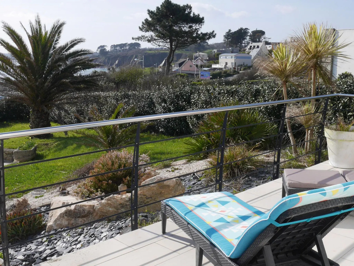 180° panoramic sea view, direct beach location, Locmaria-Plouzané
