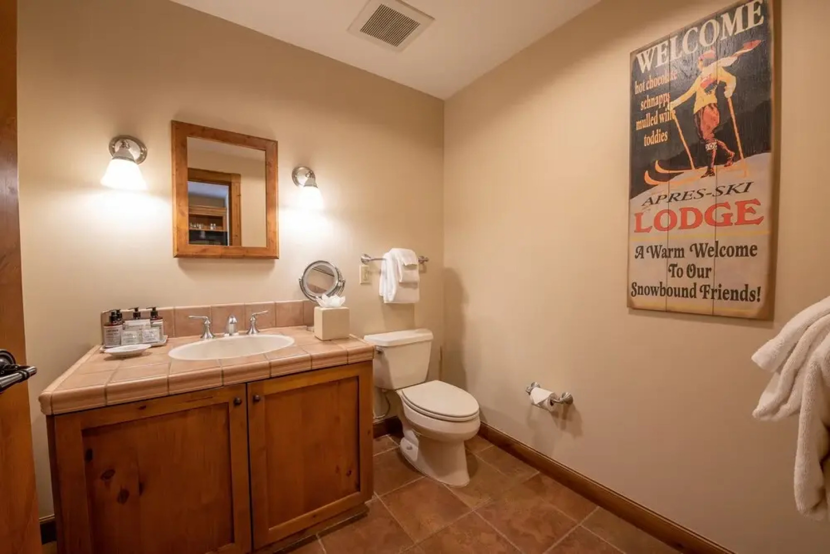 Comfortable Studio Efficiency Unit With Balcony Over Mountaineer Square Condo - No Cleaning Fee! by RedAwning