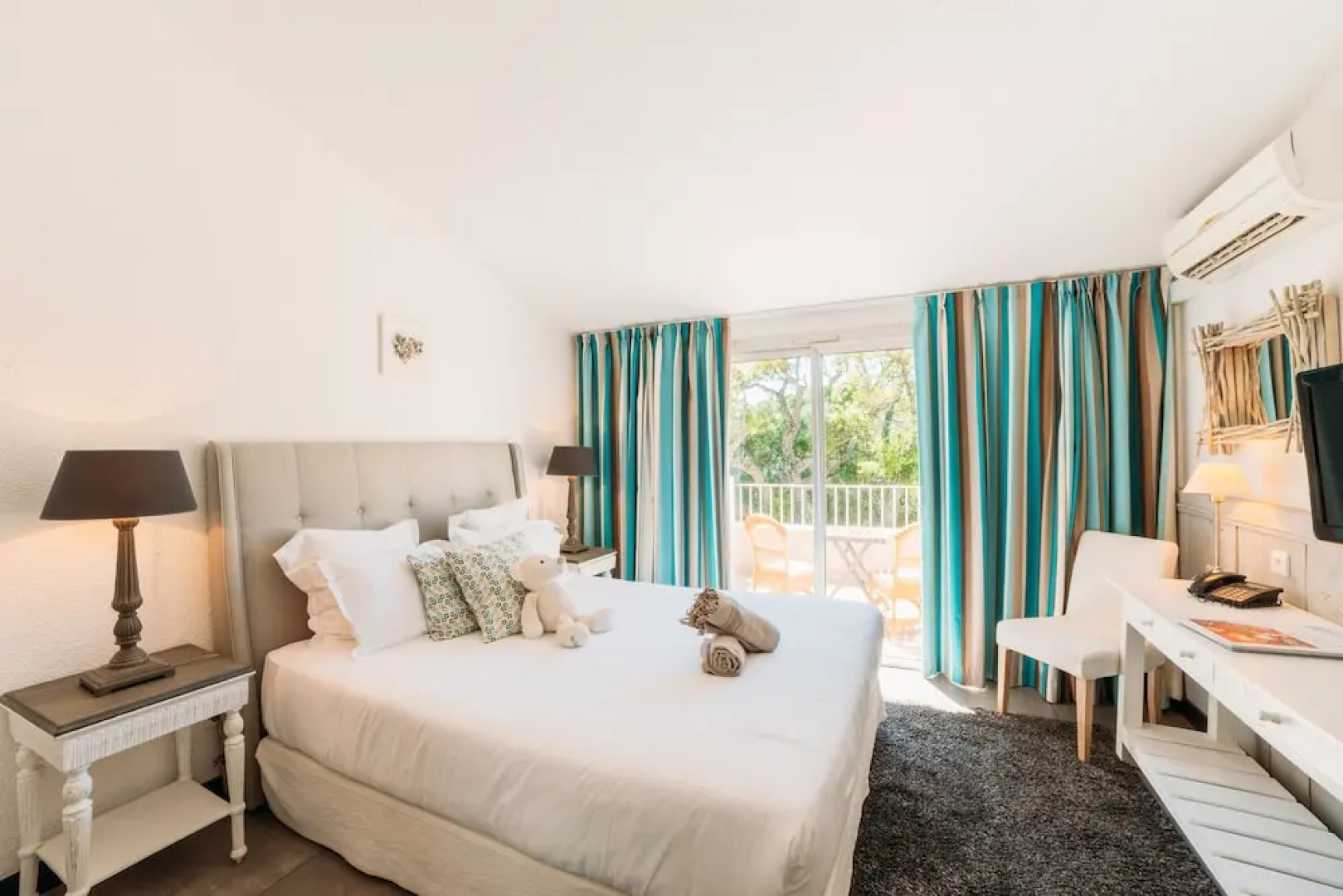 Font Mourier - INH 32236