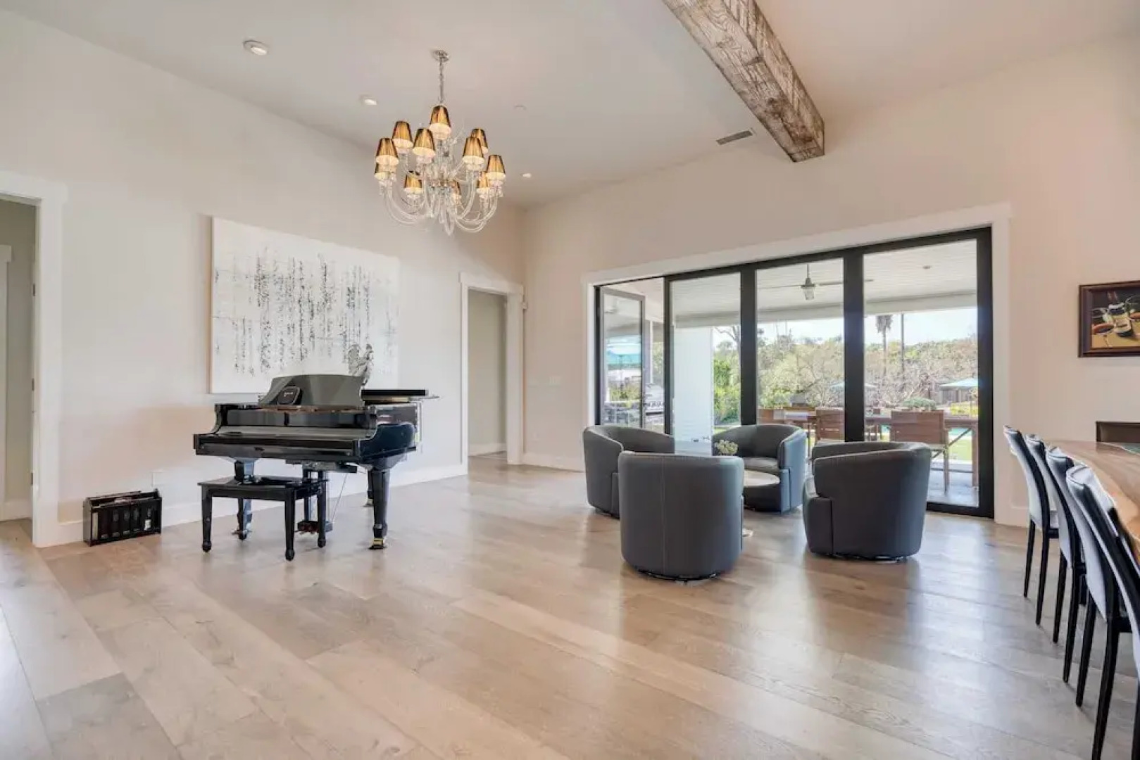 Luxe, Pool, Spa, Fire Pit, Game Room, Piano Sonoma Pool Retreat by Avantstay